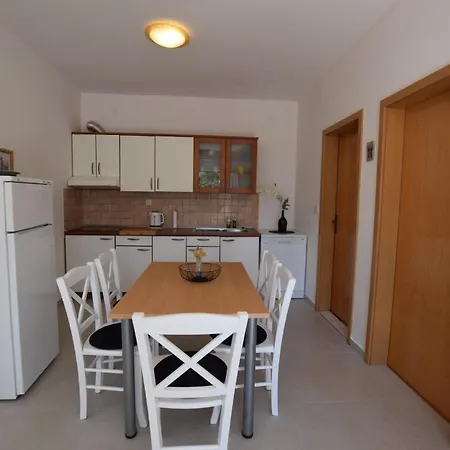 Fuer 5 Personen Ca 75 Qm In Mandre, Dalmatien Inseln Vor Zadar Apartment