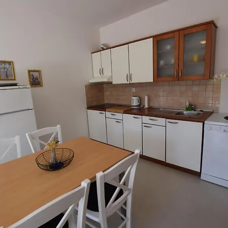 Fuer 5 Personen Ca 75 Qm In Mandre, Dalmatien Inseln Vor Zadar * Mandre